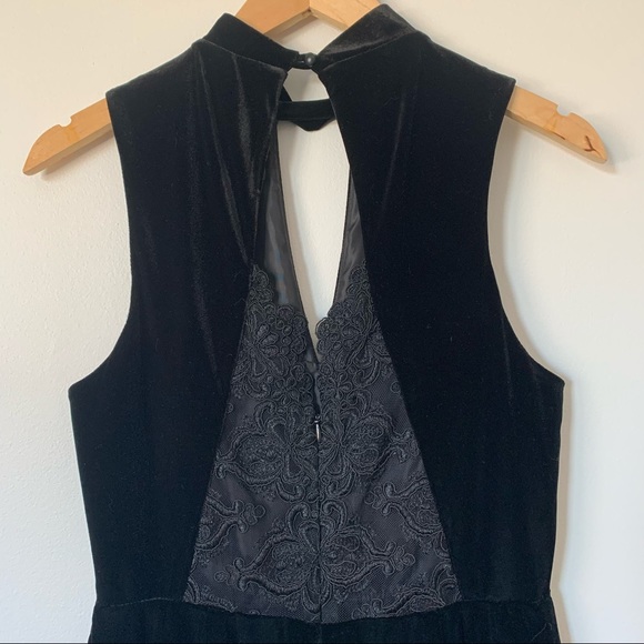 Black Velvet Playsuit w/Lace Back, Deep V-Neck with Collar Neck, Topshop sz 6/sm - Picture 5 of 10